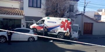 Una anciana de 92 años era trasladada al hospital, chocó su ambulancia y falleció\u002E (Policía de Salta)