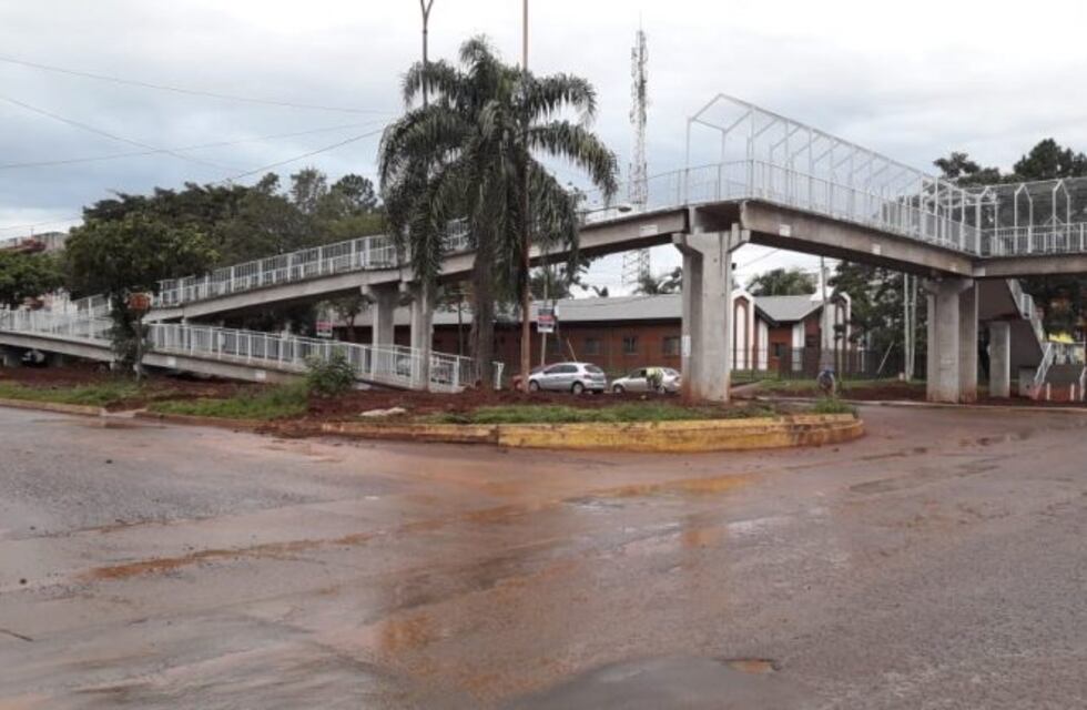 El puente peatonal del Campus de la UNaM ya fue habilitado por Vialidad