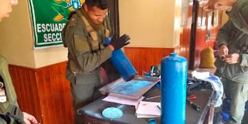 Gendarmes detectaron matafuegos con cocaína, en Jujuy