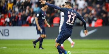 PSG's Angel Di Maria celebrates after scoring during the French League One soccer match between PSG and Montpellier at the Parc des Princes stadium in Paris, France, Saturday, April 22, 2017. (AP Photo/Kamil Zihnioglu)
