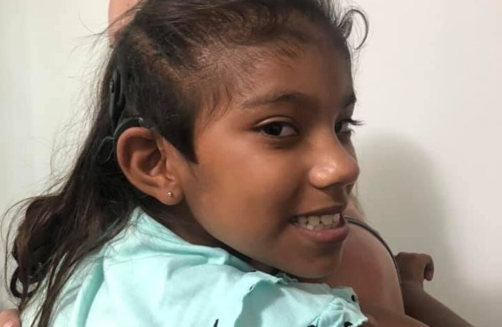Una nena de Federal recibió un implante coclear y pudo escuchar a su mamá