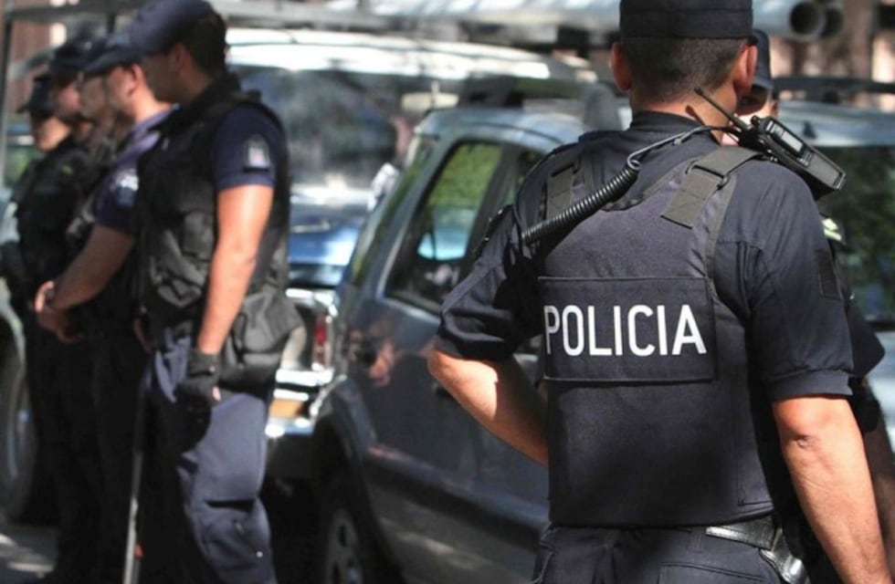 Salió a robar en el auto de su madre y luego lo detuvieron