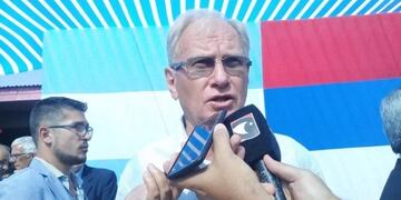Bruno Beck acompañó el acto oficial de inicio de clases en San Pedro\u002E