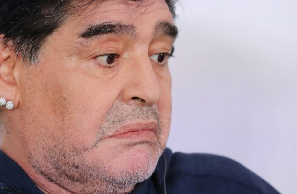 Diego Maradona se postuló para dirigir a la Selección