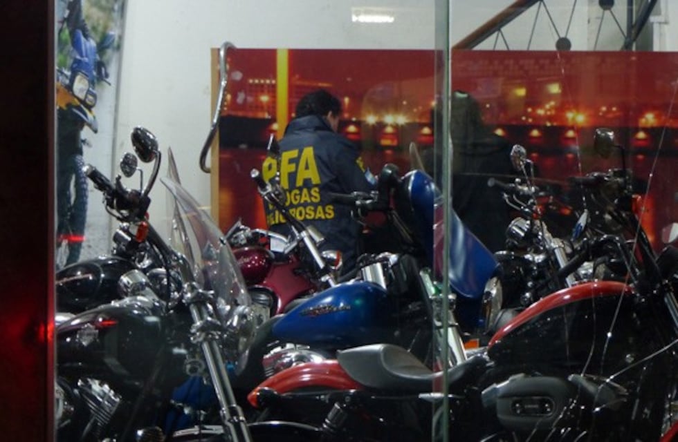 Una misteriosa moto en la concesionaria de un narco, eje del debate en el juicio a Los Monos