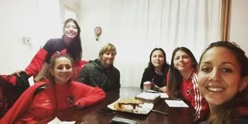 Mateo visitu00f3 a la joven que fue herida en el ojo el du00eda del clu00e1sico