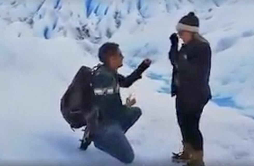 Calafate: Secretaria de Turismo conmemoró "Día de los Enamorados" con foto alusiva