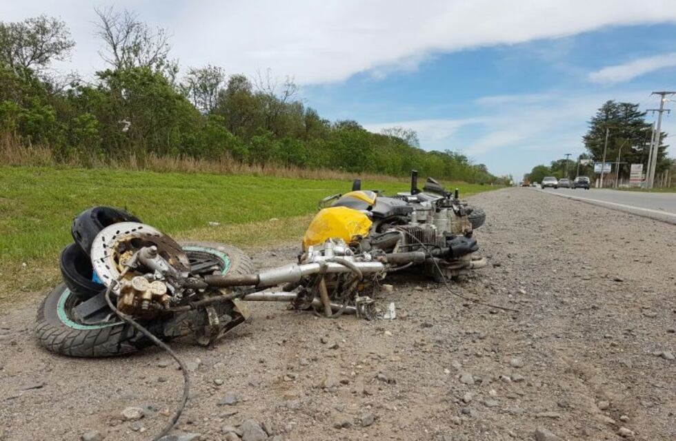 Urgente: motociclista muerto en impresionante accidente en avenida Malvinas