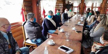 Autoridades de Calamuchita se reunieron con la finalidad de delinear acciones preparando la vuelta de la actividad turística a la region\u002EPrensa
