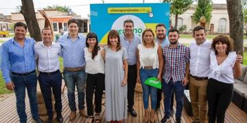 De la presentación participaron además la presidenta del Instituto de Cultura, Mariela Quirós, los presidentes de los institutos del Deporte Chaqueño Osvaldo Pérez y de Turismo Ariel Ybarra\u002E Además del secretario de Municipios Rodrigo Ocampo y la intendenta de Barranqueras Magda Ayala\u002E También estuvieron los intendentes de Presidencia de La Plaza Diego Bernachea, de Machagai Juan Manuel García y de Quitilipi Ariel Lovey\u002E