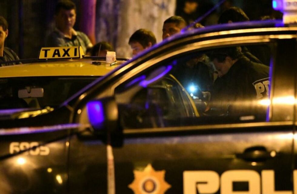 Tras el crimen de un chofer, los taxistas iniciaron un paro y esperan respuestas del Estado