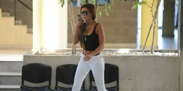 Natacha Jaitt y su infaltable celular\u002E