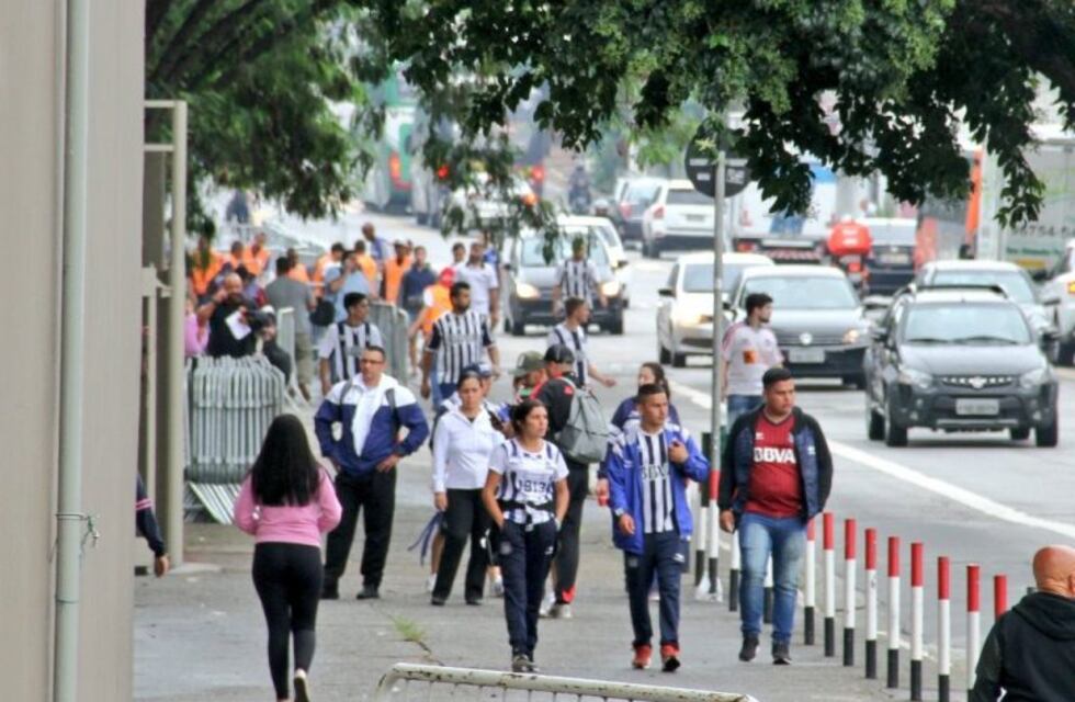 Se agotaron las entradas para ver a Talleres en San Pablo y denuncian "aprietes" de la barra brava