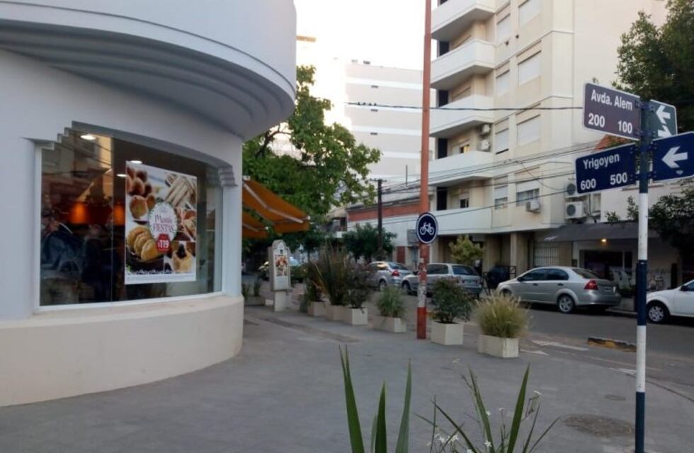 Tiene problemas con su padre y le rompió la vidriera del comercio