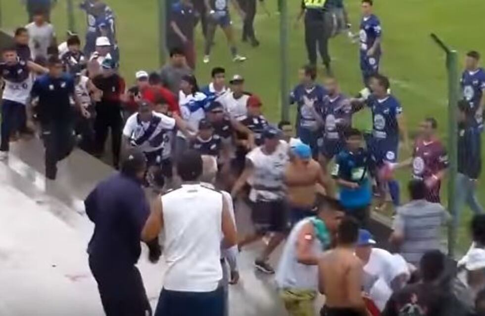 Batalla campal entre dos facciones de la barra de Juventud Antoniana