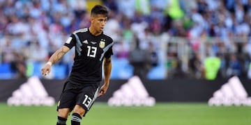 Argentina's midfielder Maximiliano Meza controls the ball during the Russia 2018 World Cup Group D football match between Argentina and Iceland at the Spartak Stadium in Moscow on June 16, 2018\u002E / AFP PHOTO / Yuri CORTEZ / RESTRICTED TO EDITORIAL USE - NO MOBILE PUSH ALERTS/DOWNLOADS moscu rusia maximiliano meza futbol campeonato mundial 2018 futbol futbolistas partido seleccion argentina islandia