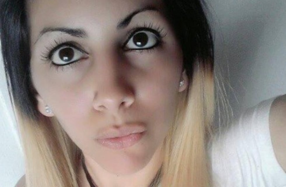 Su ex novio la golpeó brutalmente al verla hablando con un amigo