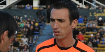 El u00e1rbitro Pablo Du00f3valo dirigiru00e1 el partido entre Newell's y Godoy Cruz\u002E