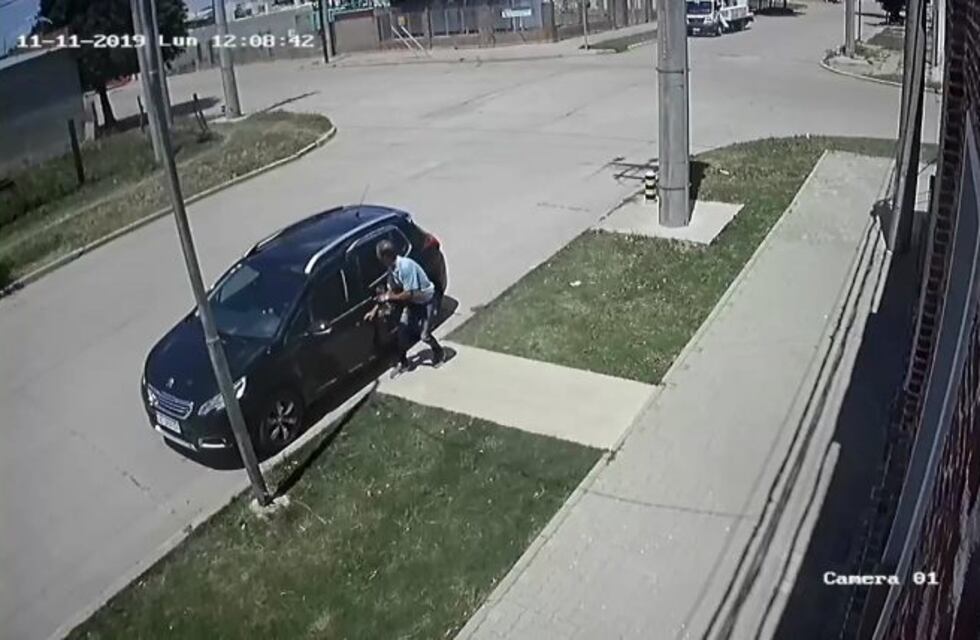 Video: Así robaron un bolso con dólares en Oncativo
