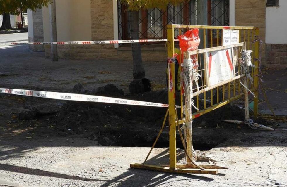 Reparan pavimento en 11 de septiembre y 25 de mayo