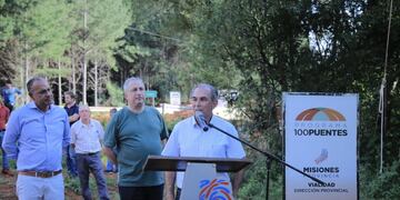 Misiones\u002E El último puente de la gestión de estos 4 años en Vialidad de Misiones\u002E Sobre Arroyo Los Toros, en Guaraní\u002E (Vialidad)