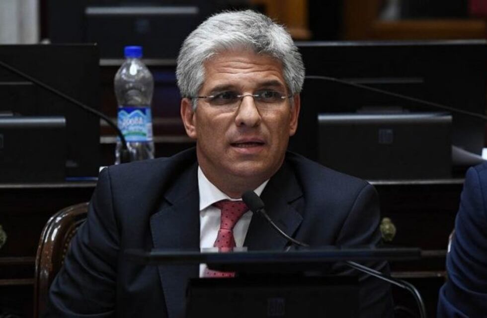 Claudio Poggi: "Deje de tener de rehenes a los ciudadanos"