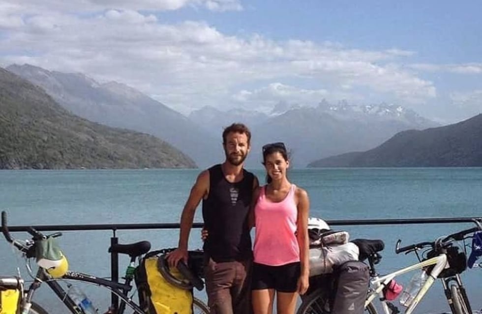 Indignante: les robaron las bicis a la pareja de cordobeses que viaja por el mundo, los "Ratatrip"