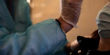 A health worker administers a Covid-19 swab test in a rapid testing center tent, in Paris, France, on Thursday, Nov\u002E 5, 2020\u002E With virus cases and deaths rising at a faster rate in France, Italy, and Spain than in the U\u002ES\u002E, governments are electing to take measures they hope will quickly curb contagion while inflicting less damage on the economy than the first wave of closures did in the spring\u002E Photographer: Adrienne Surprenant/Bloomberg