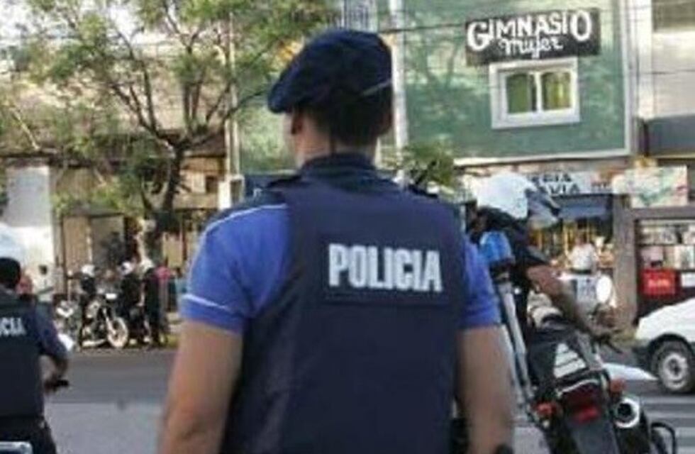 Se hacía pasar por policía, quedó detenido