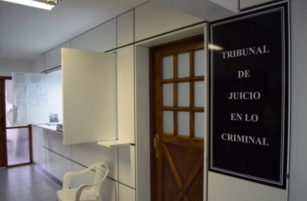 Escándalo: un abogado se fue en medio de un juicio oral e increpó a los jueces