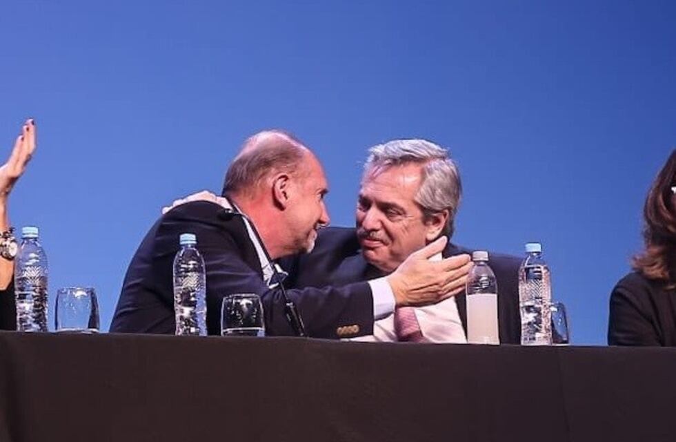 El equipo de Perotti le contestó a Lifschitz y ratificó el acto público para el traspaso de mando