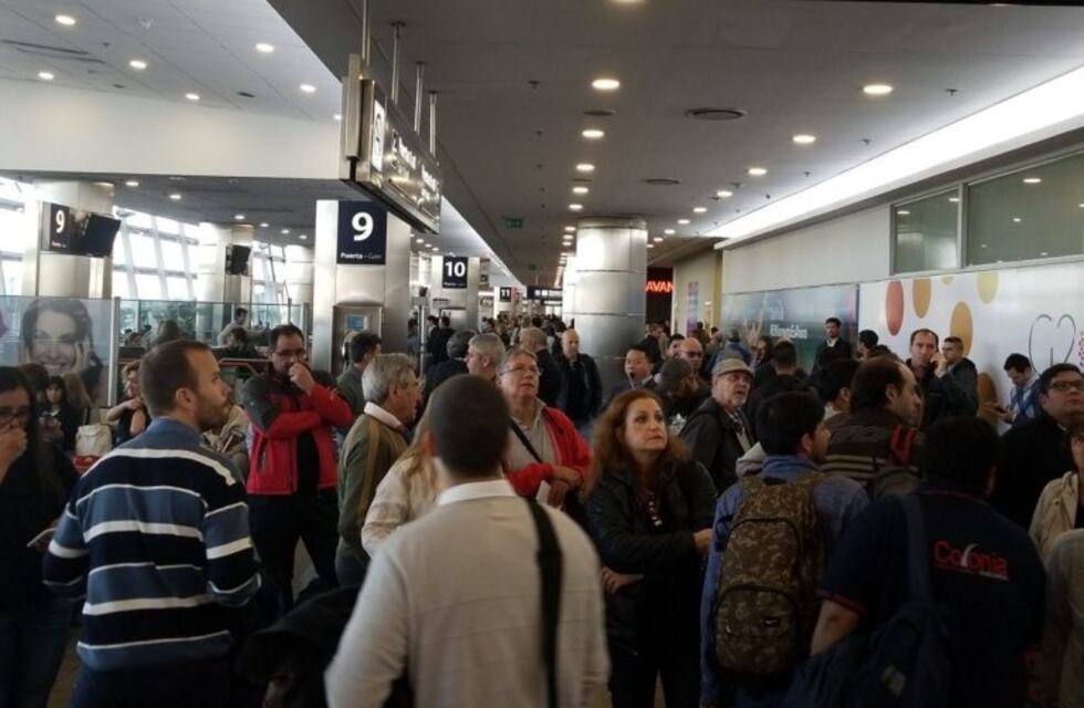 Aeroparque: pelea entre pasajeros por las cancelaciones de vuelos
