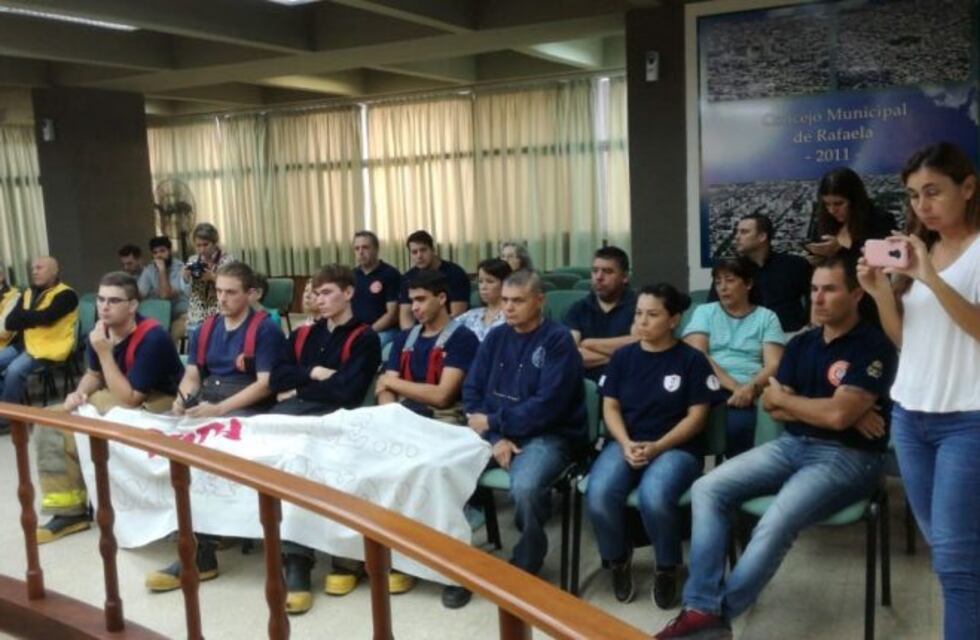 Quieren que una licencia de conducir sin costo para Defensa Civil y Bomberos Voluntarios