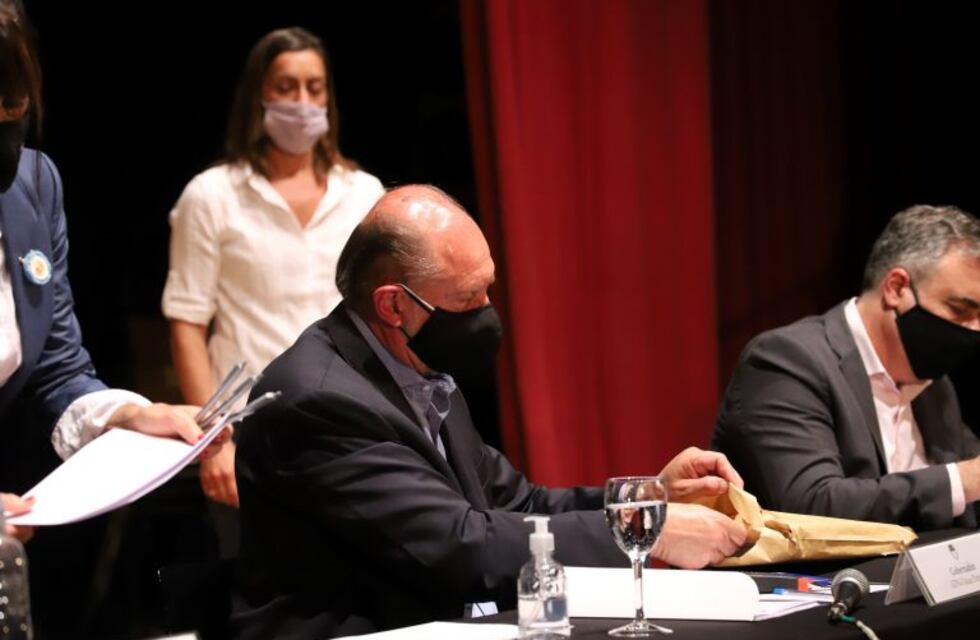 Once ofertas para construir el área COVID en el nuevo Hospital