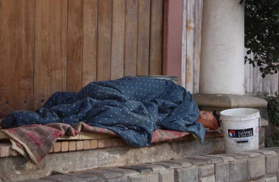 Organizaciones realizan una peña solidaria para ayudar a las personas sin hogar