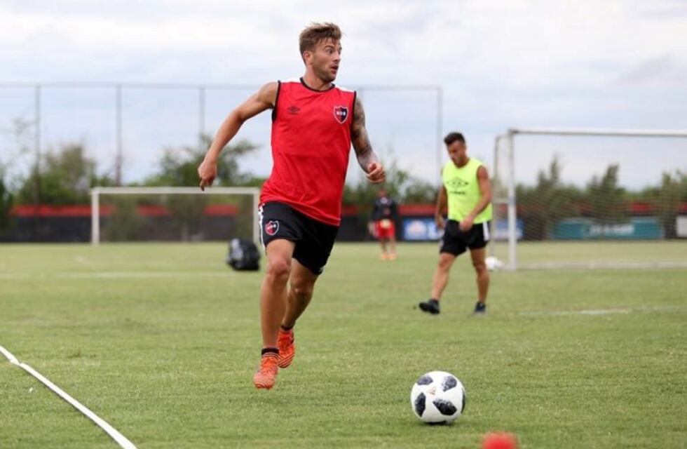 Denis Rodríguez se iría a Belgrano que también viene en busca de su hermano Alexis