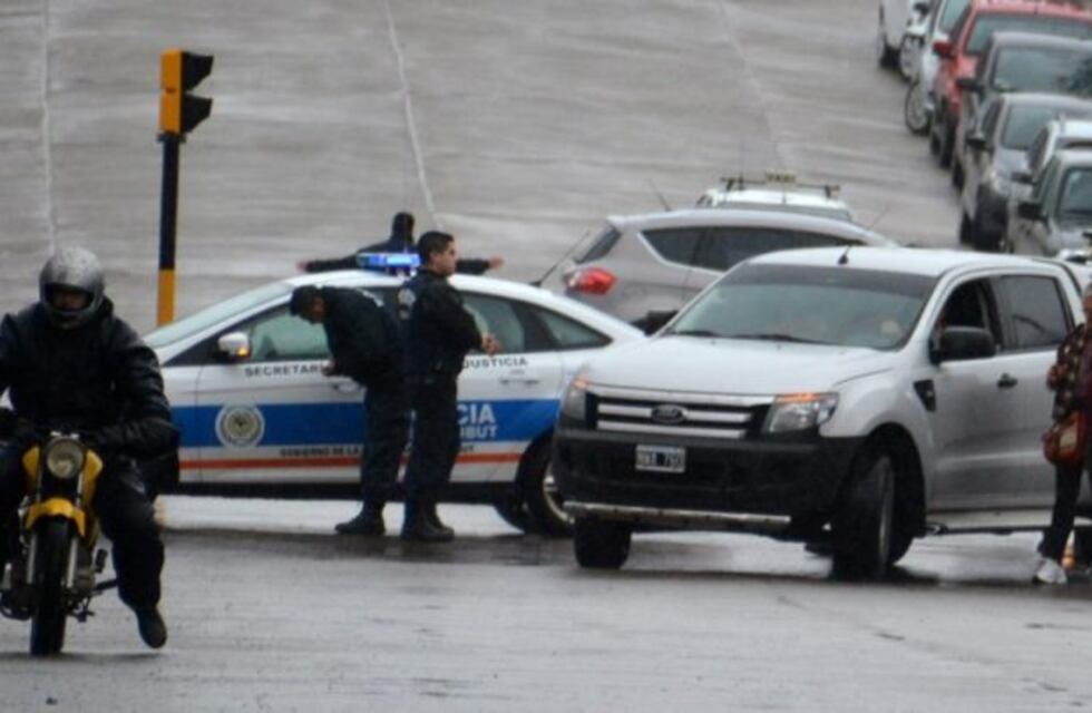 Cien policías de Comodoro se capacitarán en el IAPG en manejo defensivo
