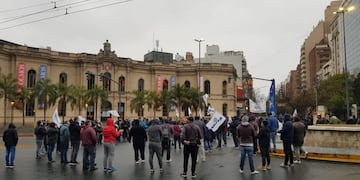 Los choferes marcharon este jueves, cortaron calles y hubo disturbios\u002E