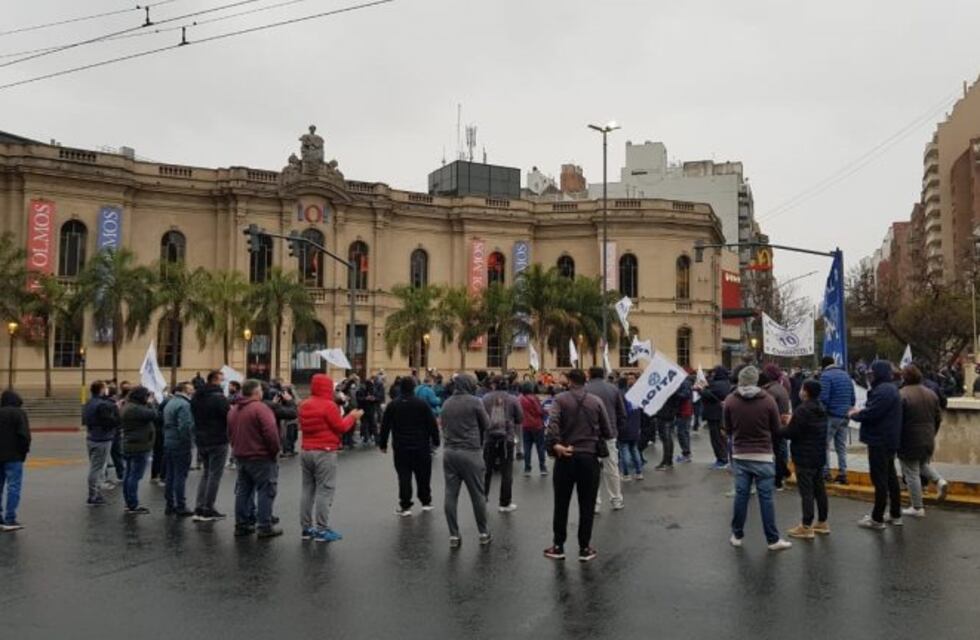 Paro de interurbanos en Córdoba: Aoita realizará protestas diarias