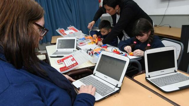La escuela primaria Fragata Sarmiento, de Godoy Cruz, es una de las que tiene servicio de internet. (Foto: José Gutiérrez / Los Andes)