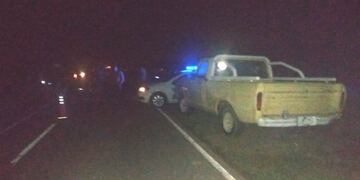 Una moto chocó en la parte posterior de una camioneta\u002E Una persona perdió la vida