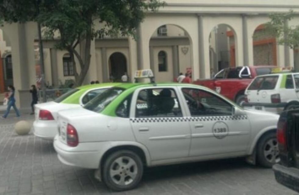 Amenazaron con un cuchillo a un taxista y le robaron la recaudación