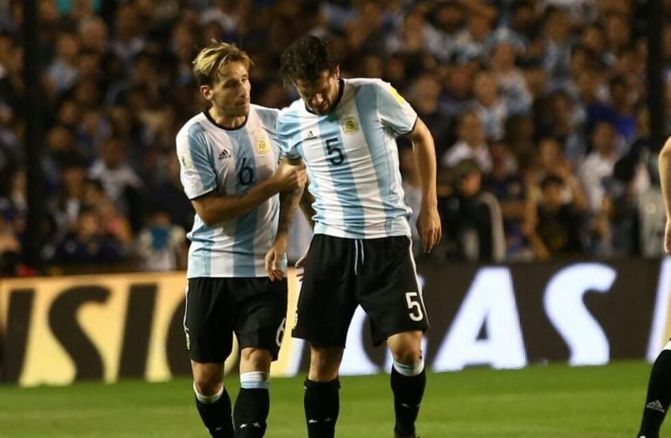 ¡Sin piedad! Estallaron los memes por la lesión de Fernando Gago