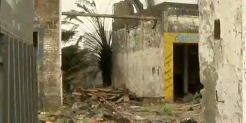 Desarmadero incendiado en 27 de Febrero y Provincias Unidas\u002E (Captura El Tres)