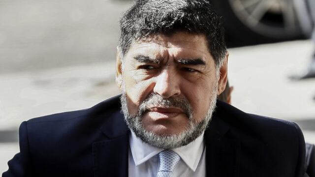 GRA288. MADRID, 15/02/2017.- El exfutbolista argentino Diego Armando Maradona a su llegada a la comida que las directivas del Real Madrid y el Nu00e1poles celebraron hoy previa al partido de ida de los octavos de final de la Champions League entre el Real Mad