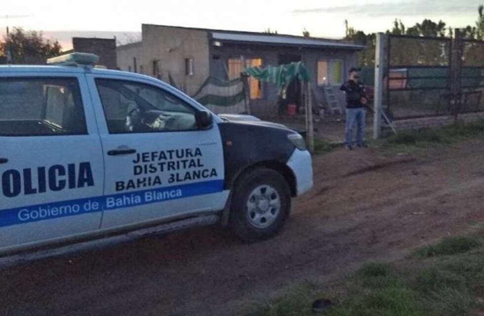 Les allanaron la casa por una moto robada y los encontraron fraccionando cocaína