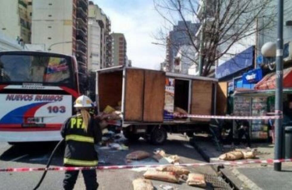 Cuatro heridos por un triple choque en Caballito