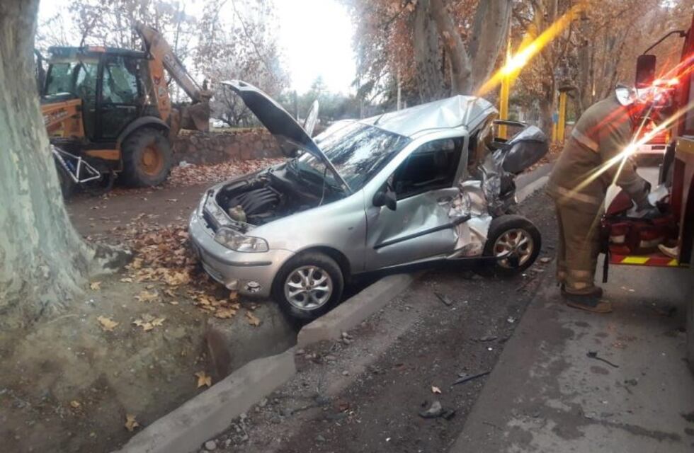 Aparatoso choque múltiple en calle Aráoz