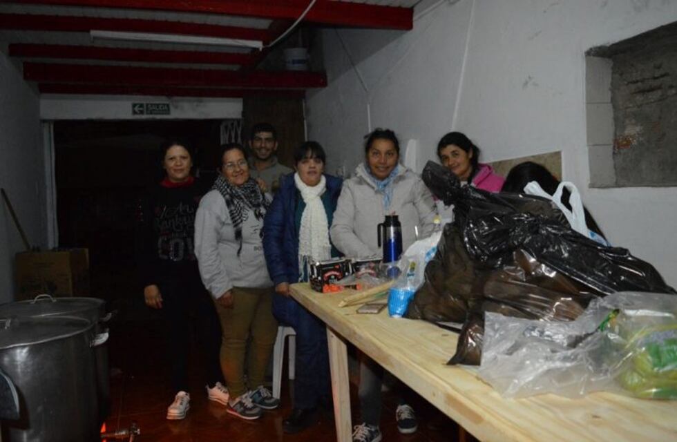 El club Huracán de Posadas cobijó del frío a doce personas sin hogar