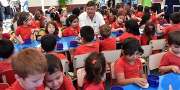 Peppo inauguró obras en el jardín maternal de la UNNE\u002E (Foto: @domingopeppo)